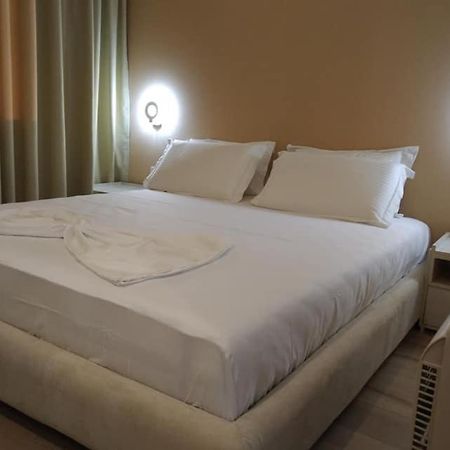 Deluxe Sea Apartment Vlore Bagian luar foto