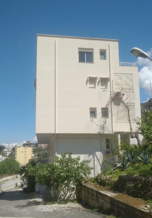 Deluxe Sea Apartment Vlore Bagian luar foto