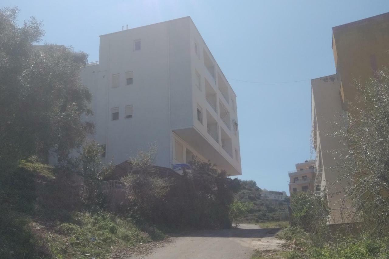 Deluxe Sea Apartment Vlore Bagian luar foto