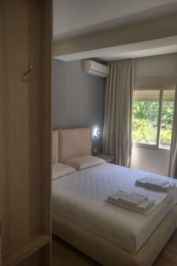 Deluxe Sea Apartment Vlore Bagian luar foto