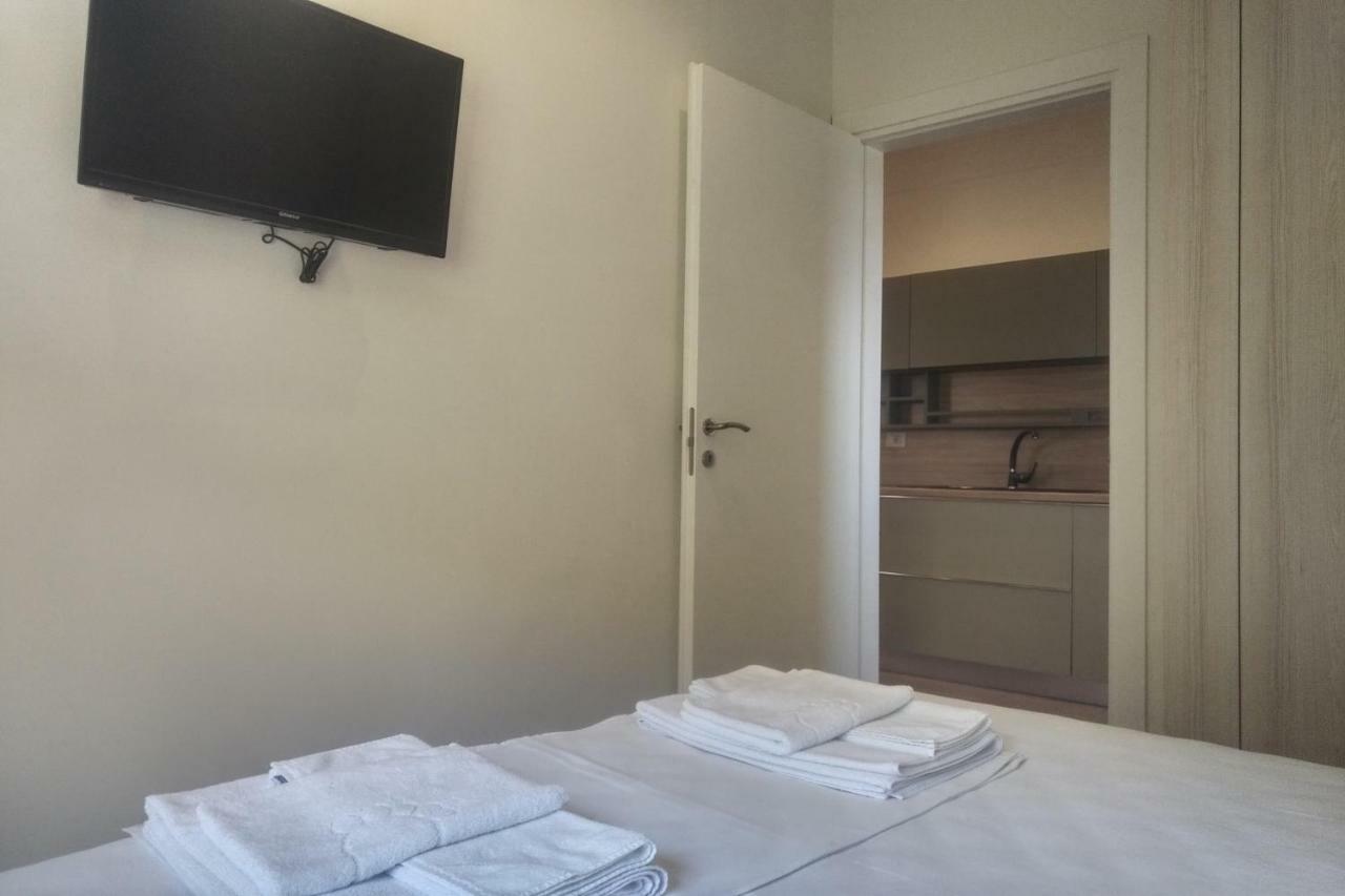 Deluxe Sea Apartment Vlore Bagian luar foto