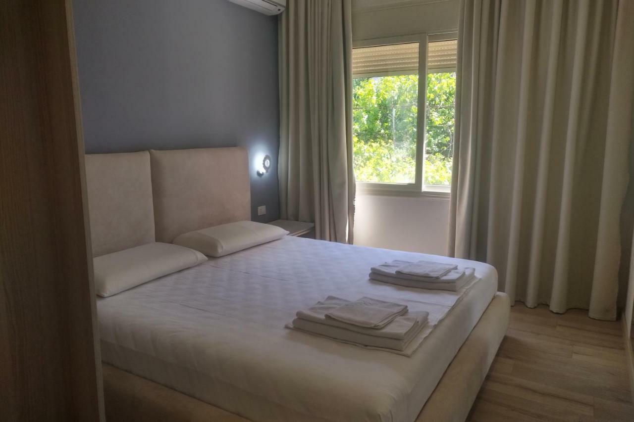 Deluxe Sea Apartment Vlore Bagian luar foto