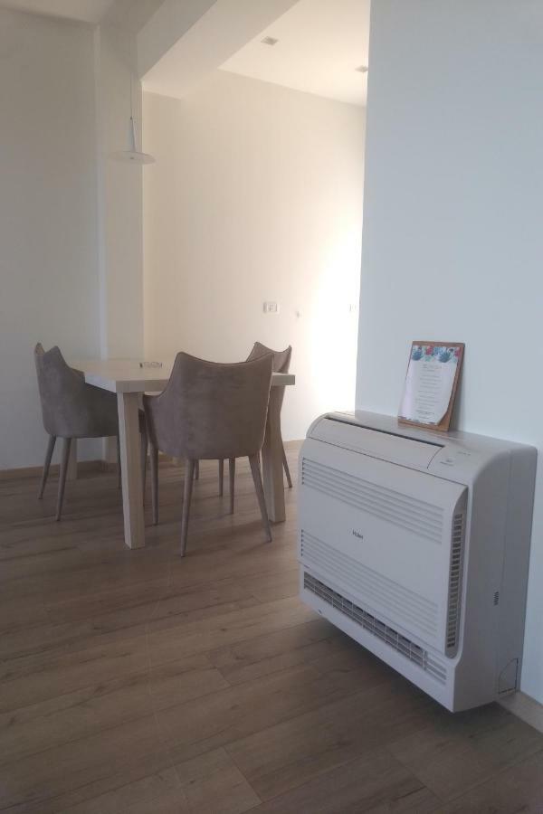 Deluxe Sea Apartment Vlore Bagian luar foto