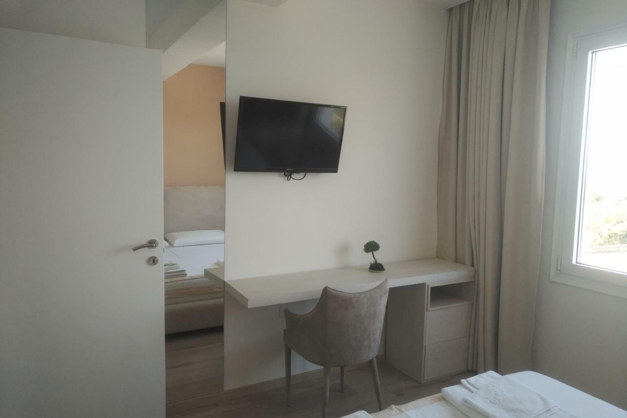 Deluxe Sea Apartment Vlore Bagian luar foto