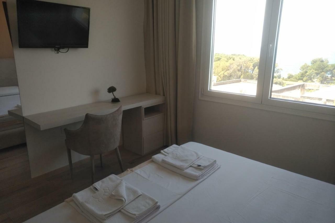 Deluxe Sea Apartment Vlore Bagian luar foto
