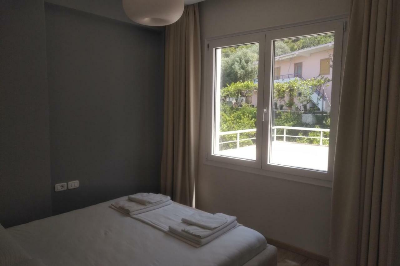 Deluxe Sea Apartment Vlore Bagian luar foto