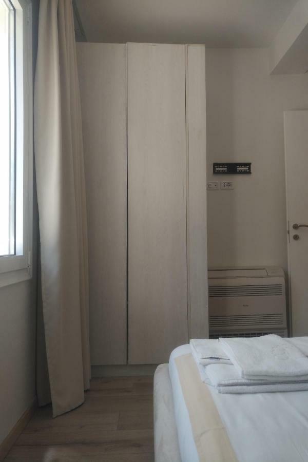 Deluxe Sea Apartment Vlore Bagian luar foto