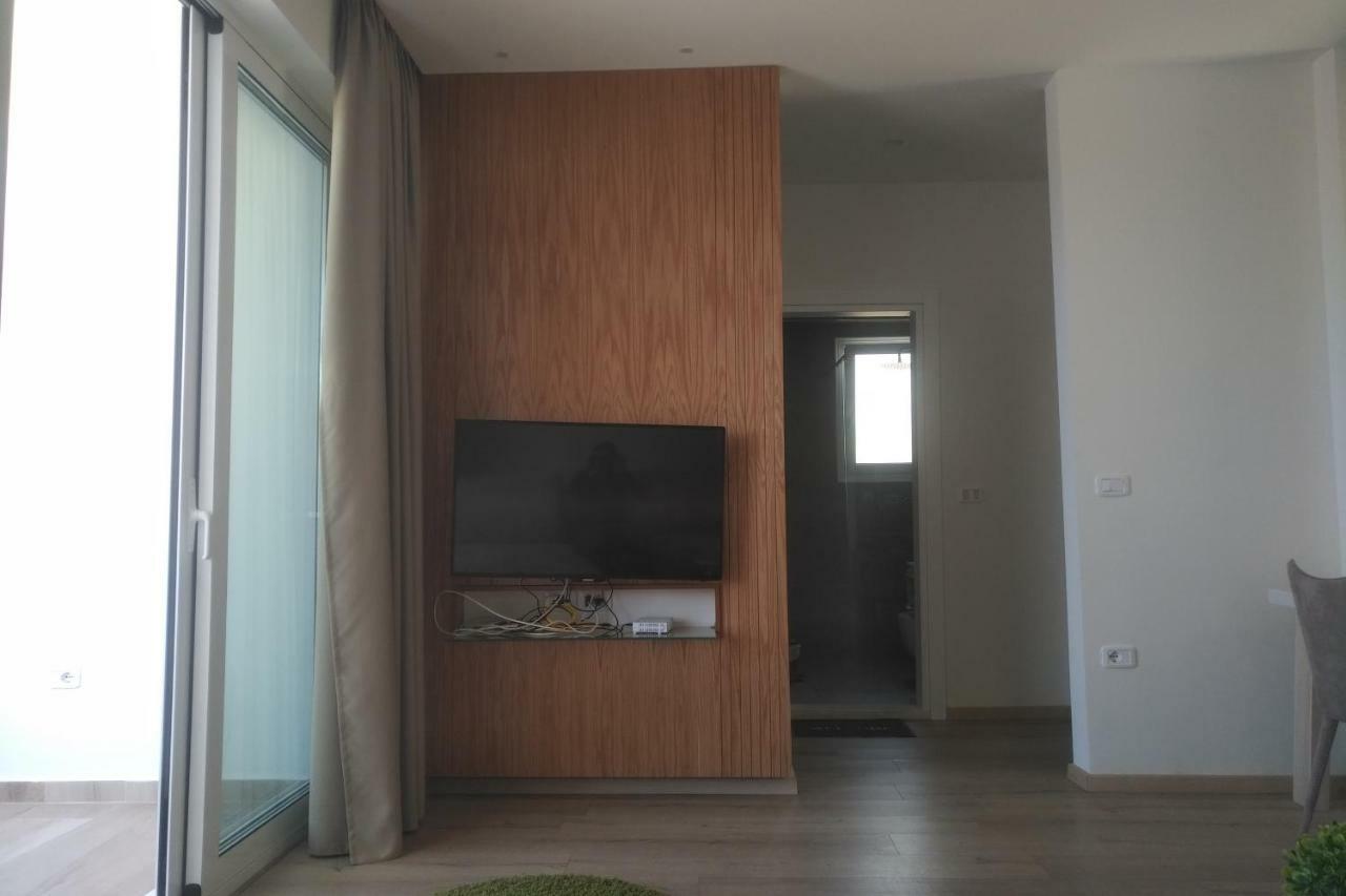 Deluxe Sea Apartment Vlore Bagian luar foto