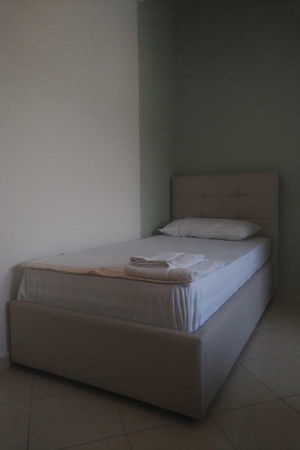 Deluxe Sea Apartment Vlore Bagian luar foto