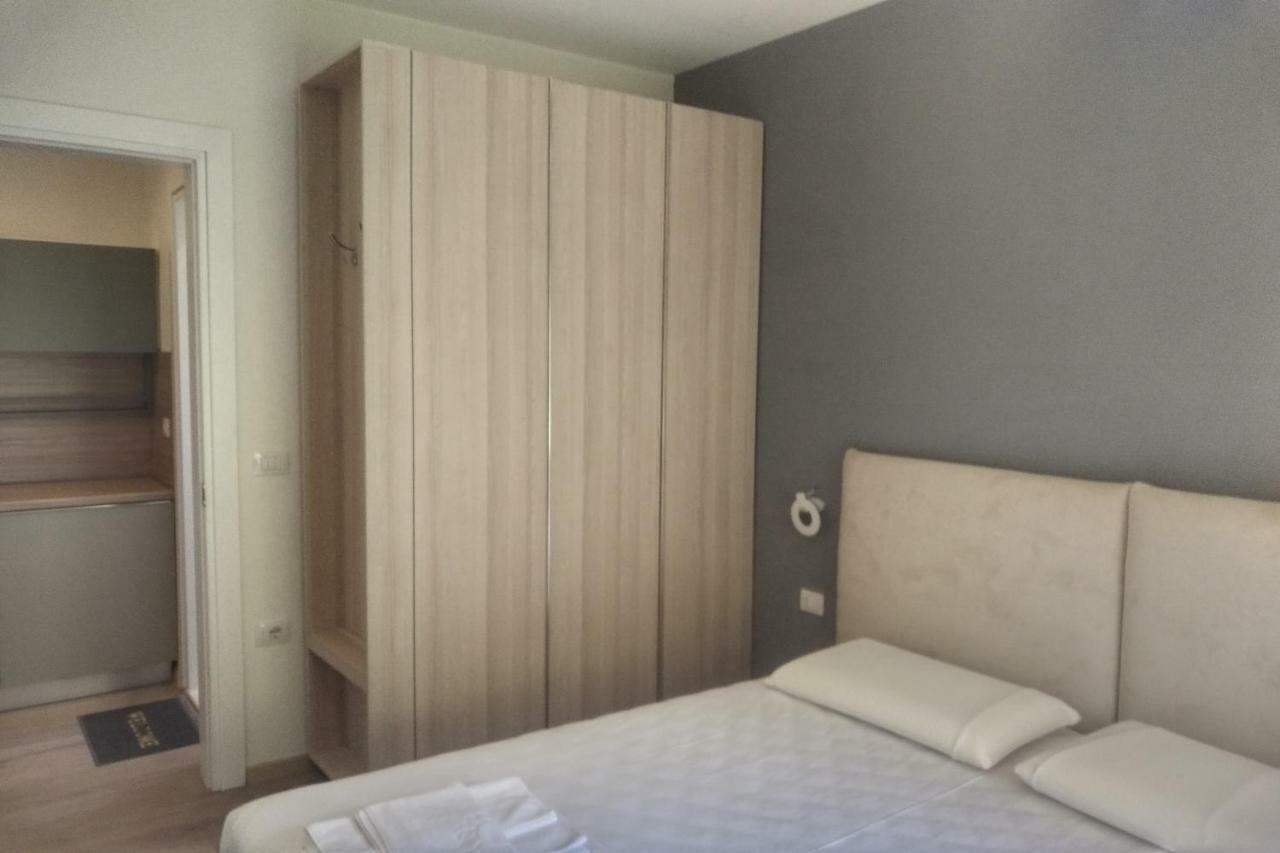 Deluxe Sea Apartment Vlore Bagian luar foto