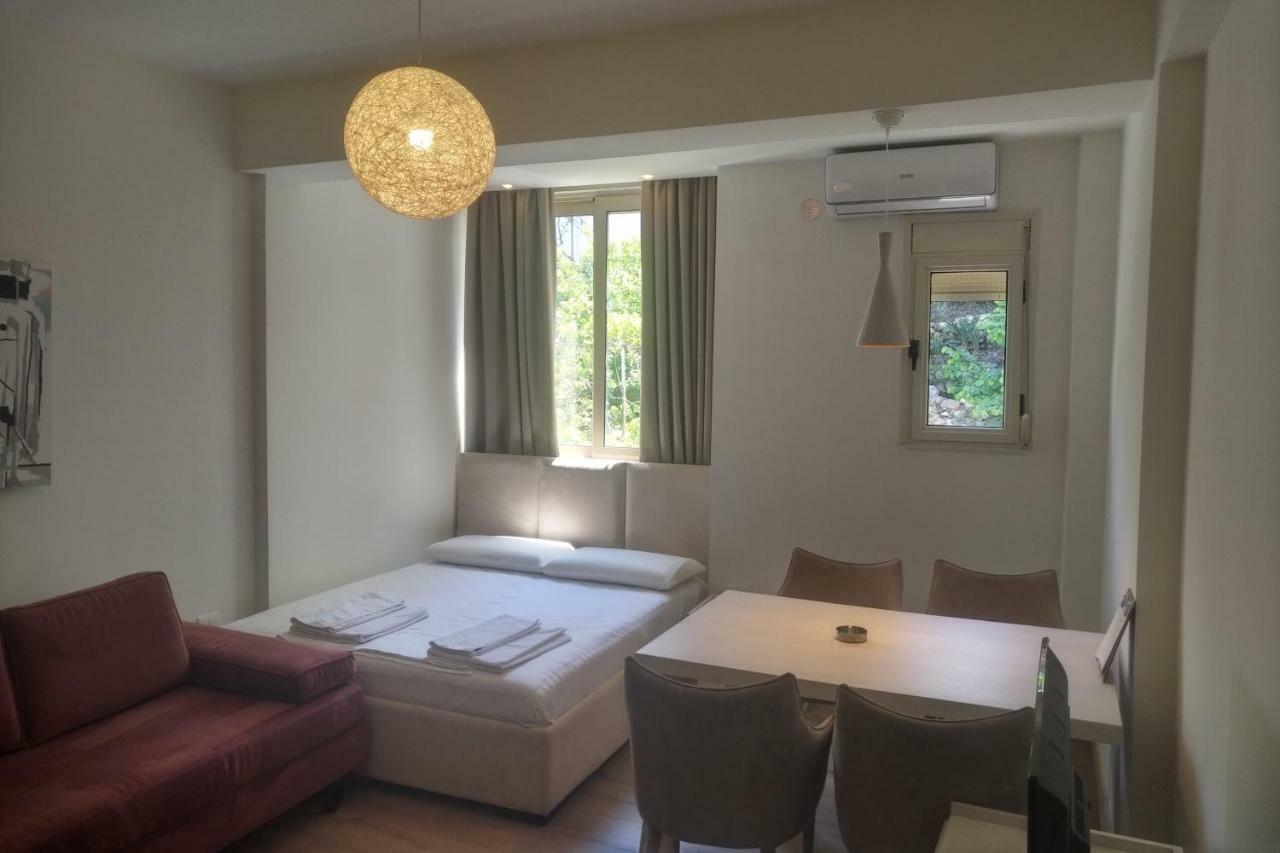 Deluxe Sea Apartment Vlore Bagian luar foto
