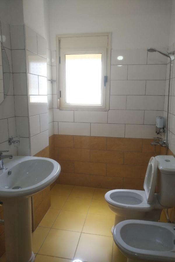 Deluxe Sea Apartment Vlore Bagian luar foto